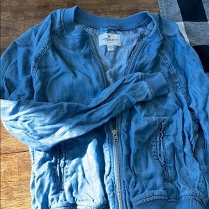 Size small American Eagle zip up jacket